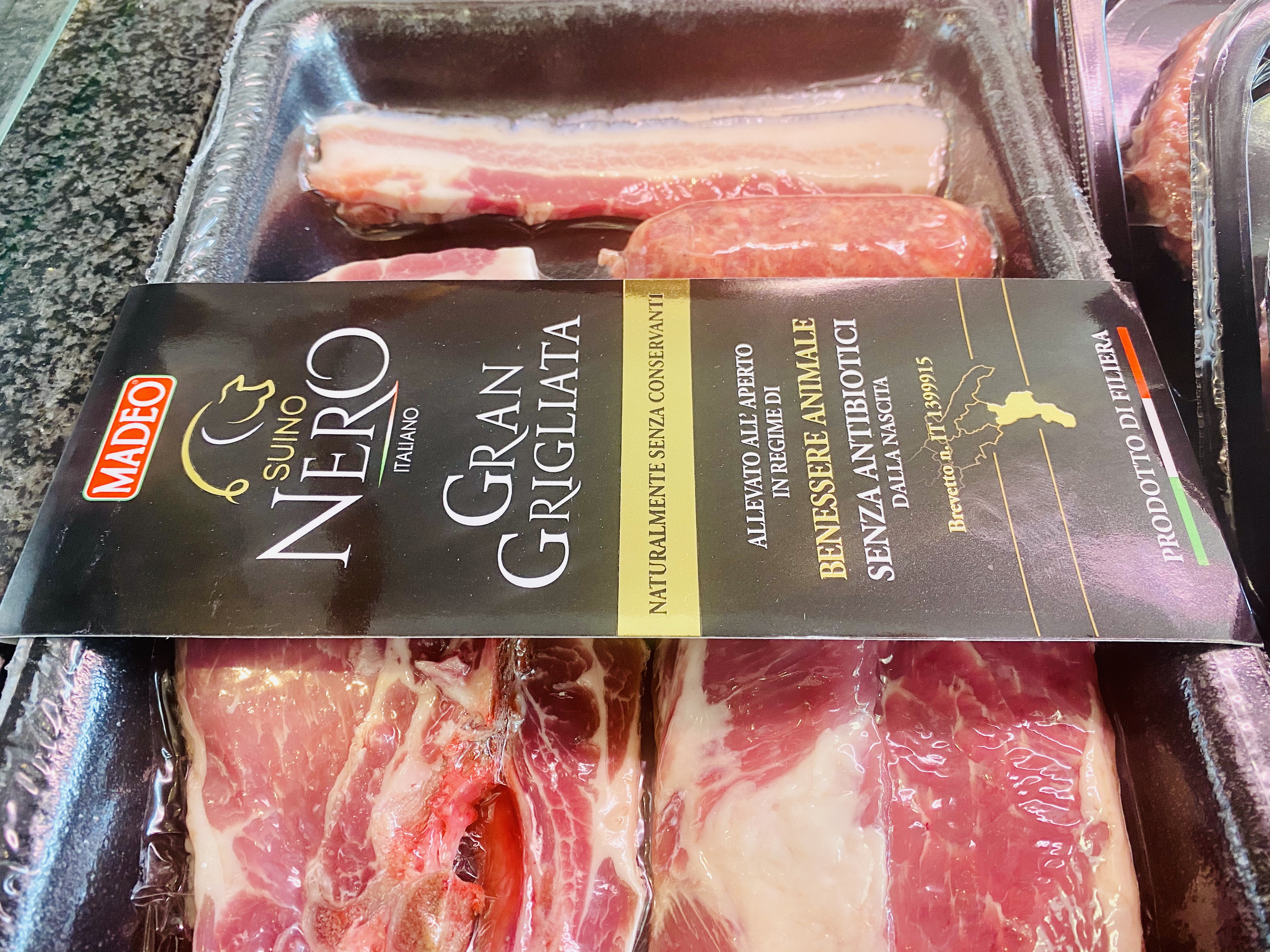 Arrivages de porc noir de Calabria élevage en pleine air et sans antibiotiques